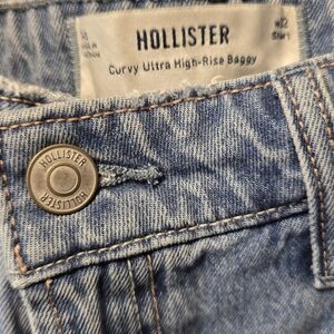 Hollister Curvy Ultra High-Rise Baggy Jeans - Light Blue